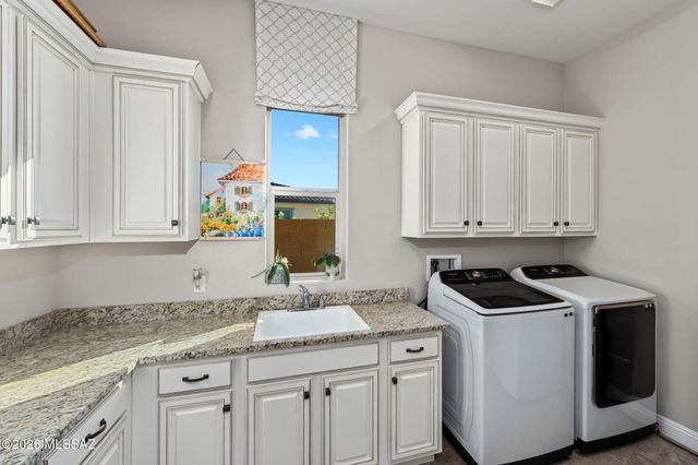 2431 N Wychwood Court, Tucson, AZ 85749