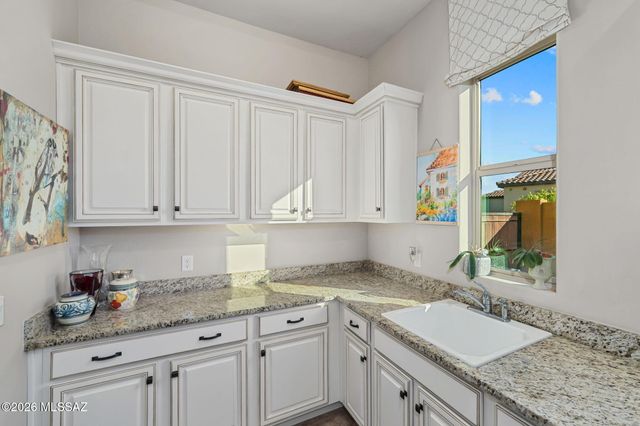 2431 N Wychwood Court, Tucson, AZ 85749