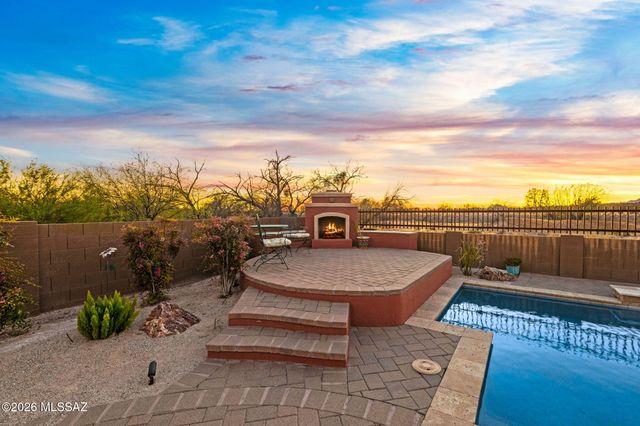 2431 N Wychwood Court, Tucson, AZ 85749