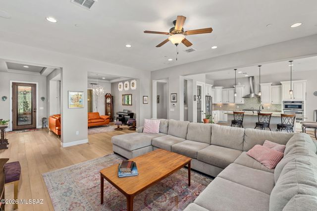 2431 N Wychwood Court, Tucson, AZ 85749