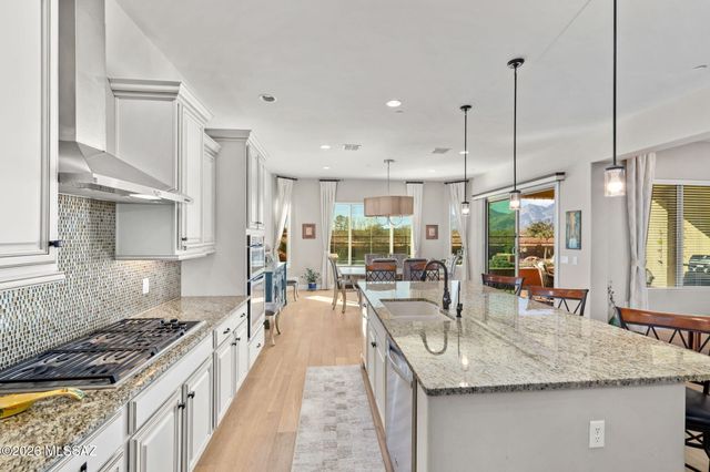 2431 N Wychwood Court, Tucson, AZ 85749