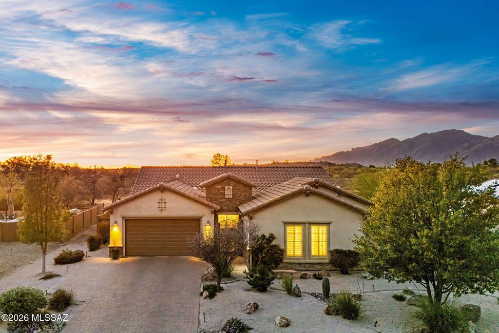 2431 N Wychwood Court, Tucson, AZ 85749