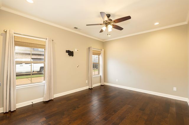 80 LAZY J DR, Oakland, TN 38068