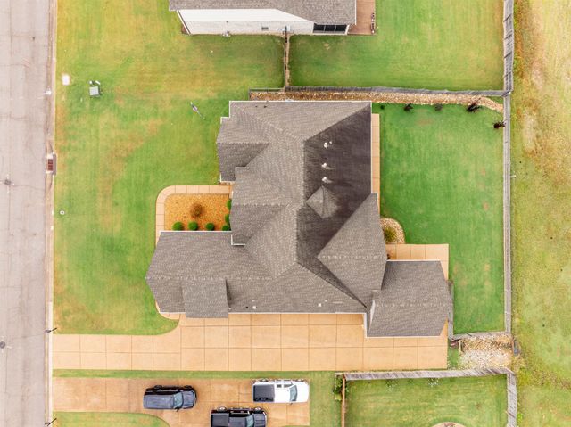 80 LAZY J DR, Oakland, TN 38068