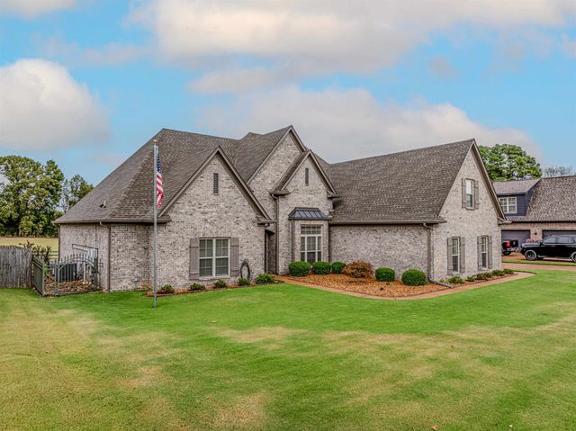 80 LAZY J DR, Oakland, TN 38068