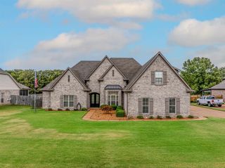 80 LAZY J DR, Oakland, TN 38068