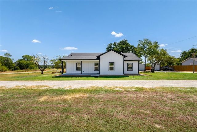 750 Jay Bird Lane, Reno, TX 76082