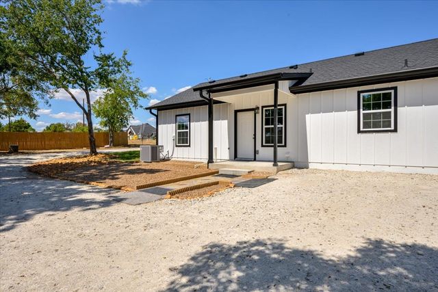 750 Jay Bird Lane, Reno, TX 76082