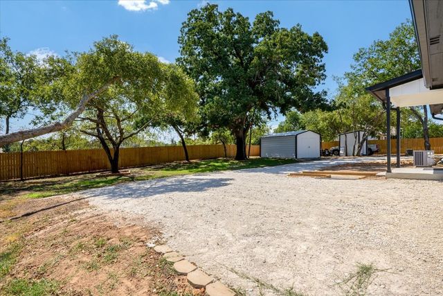 750 Jay Bird Lane, Reno, TX 76082