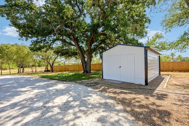750 Jay Bird Lane, Reno, TX 76082