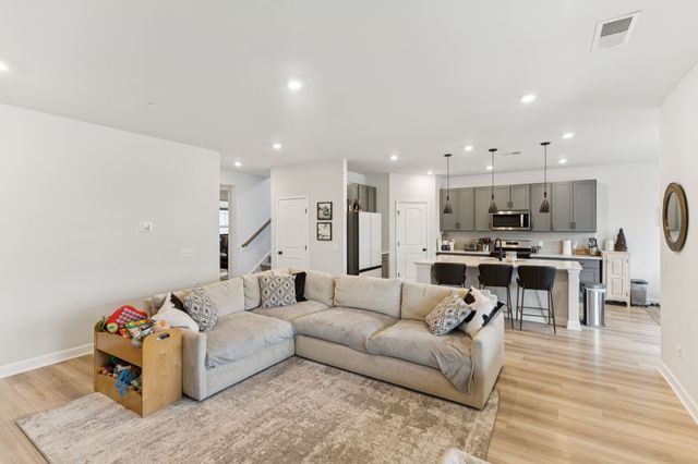 903 Carnation Dr, Smyrna, TN 37167