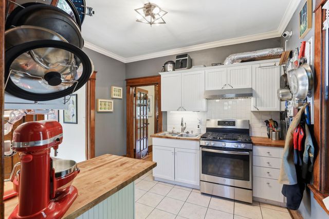 1162 Thomas Avenue, Saint Paul, MN 55104