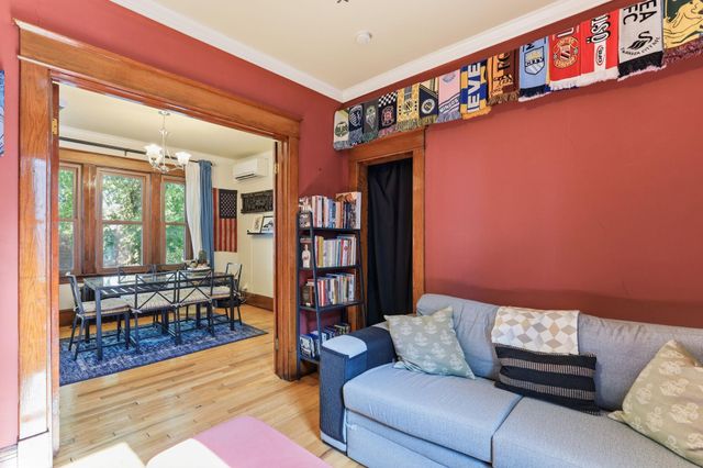1162 Thomas Avenue, Saint Paul, MN 55104