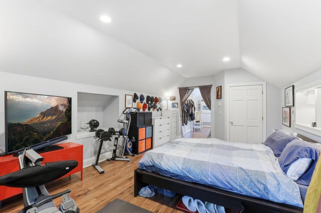 1162 Thomas Avenue, Saint Paul, MN 55104