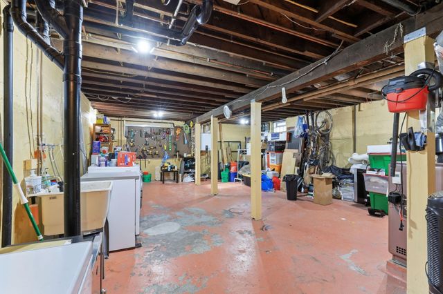 1162 Thomas Avenue, Saint Paul, MN 55104