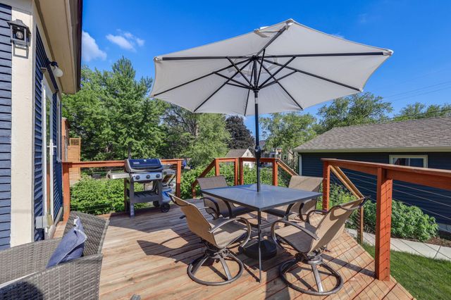 1162 Thomas Avenue, Saint Paul, MN 55104