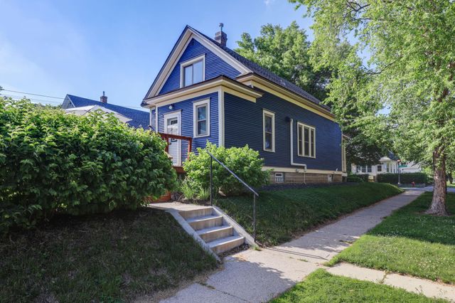 1162 Thomas Avenue, Saint Paul, MN 55104