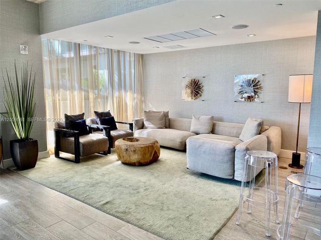 2960 NE 207th Street 517, Aventura, FL 33180