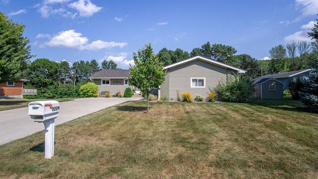 2229 Orchard Place, Eau Claire, WI 54703
