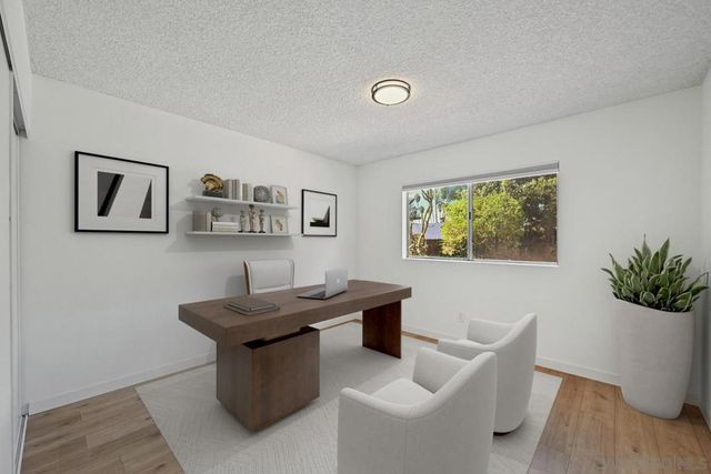 2050 Oak Hill Dr, Escondido, CA 92027