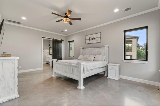 19178 Grandview Point, Montgomery, TX 77356