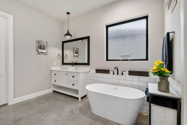 19178 Grandview Point, Montgomery, TX 77356