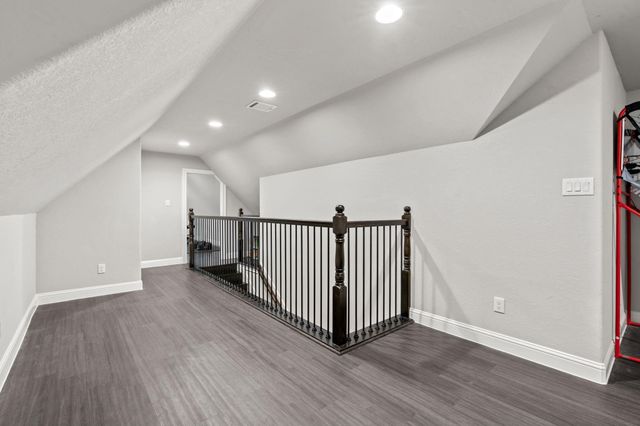 19178 Grandview Point, Montgomery, TX 77356