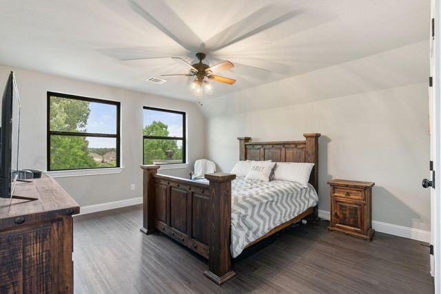 19178 Grandview Point, Montgomery, TX 77356