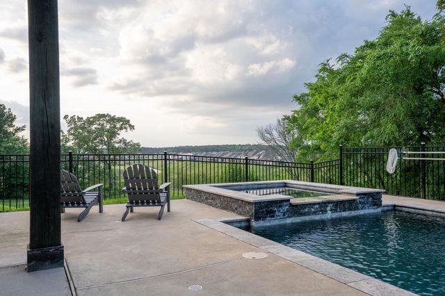 19178 Grandview Point, Montgomery, TX 77356