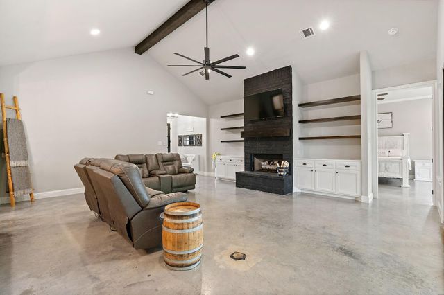 19178 Grandview Point, Montgomery, TX 77356