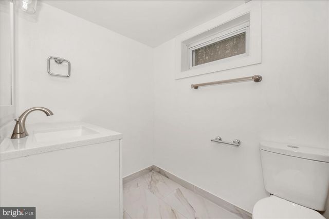 1925 QUEENSWAY, Baltimore, MD 21222