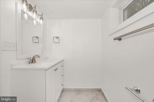 1925 QUEENSWAY, Baltimore, MD 21222