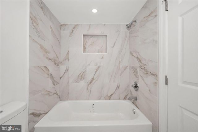 1925 QUEENSWAY, Baltimore, MD 21222