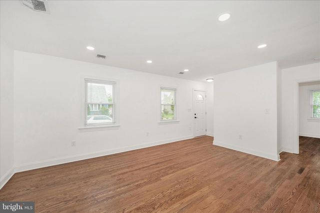 1925 QUEENSWAY, Baltimore, MD 21222