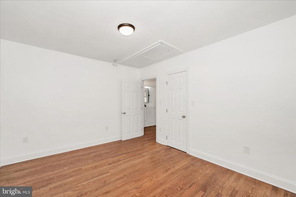 Image 16 of property listing at 1925 QUEENSWAY, Baltimore, MD 21222
