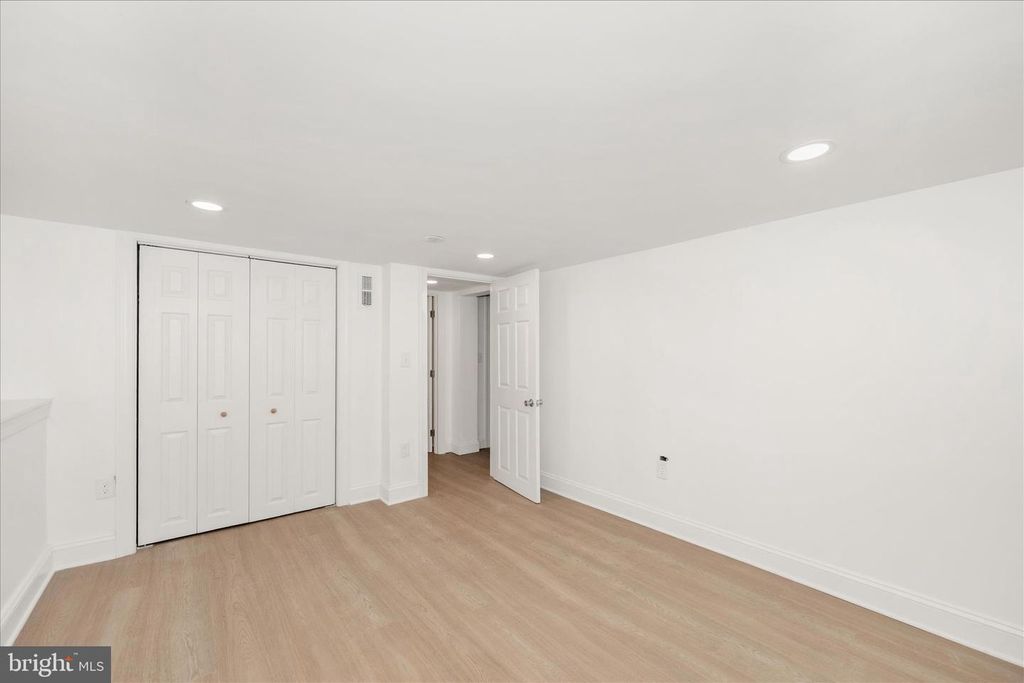 Image 26 of property listing at 1925 QUEENSWAY, Baltimore, MD 21222