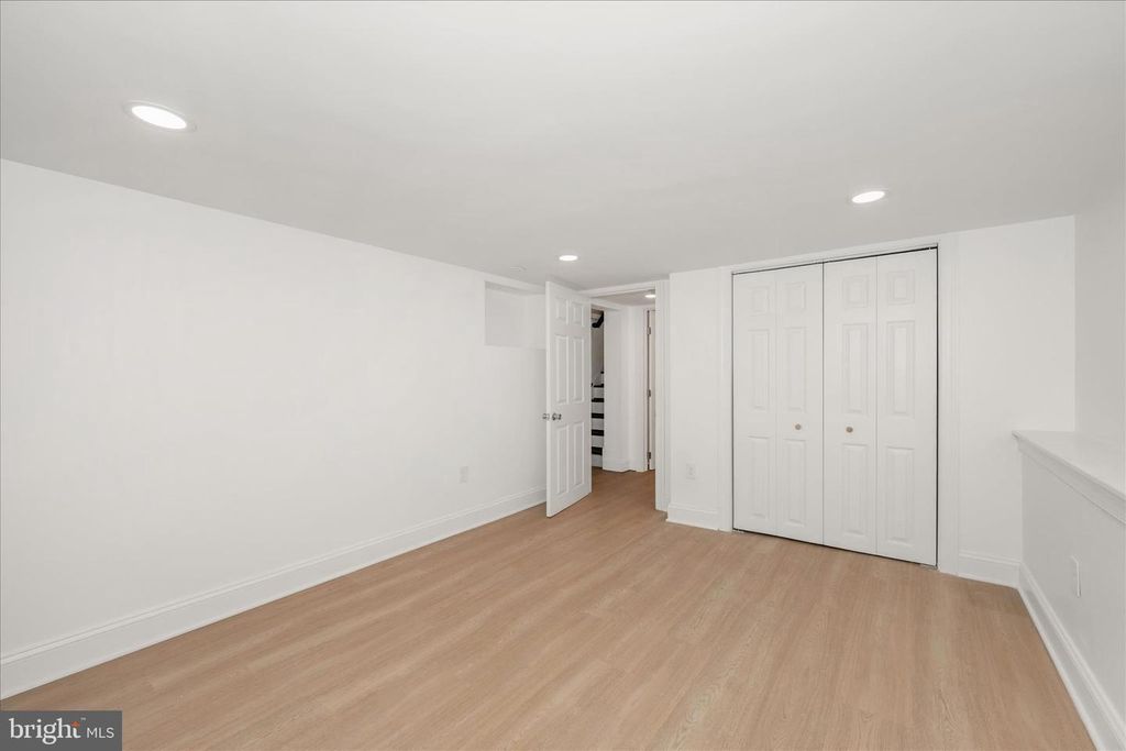 Image 28 of property listing at 1925 QUEENSWAY, Baltimore, MD 21222