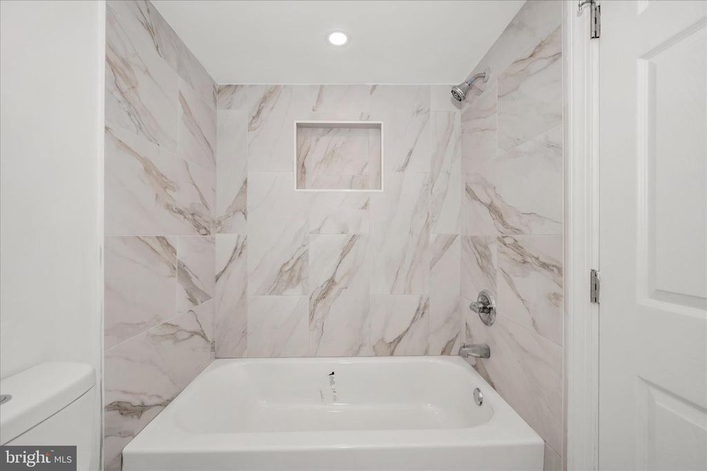 Image 31 of property listing at 1925 QUEENSWAY, Baltimore, MD 21222