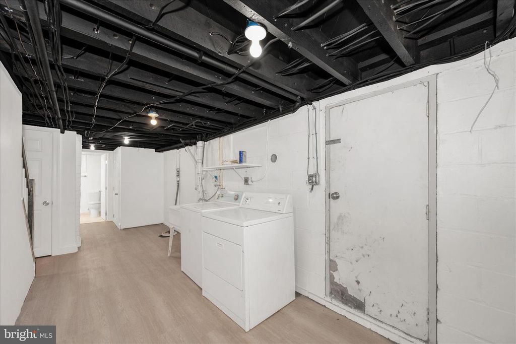 Image 33 of property listing at 1925 QUEENSWAY, Baltimore, MD 21222
