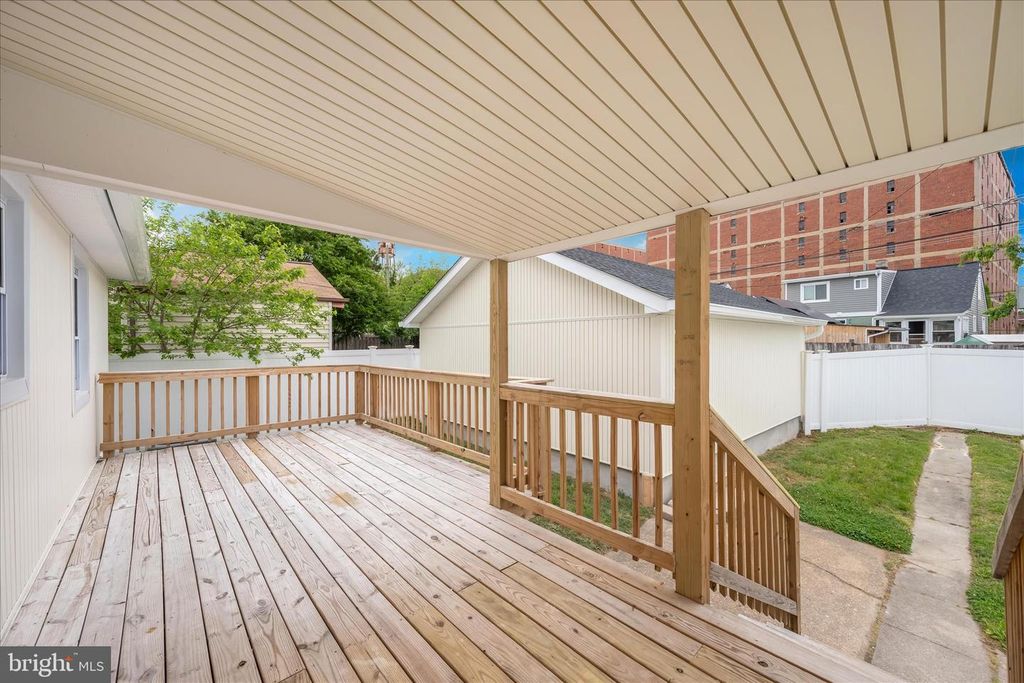 Image 44 of property listing at 1925 QUEENSWAY, Baltimore, MD 21222