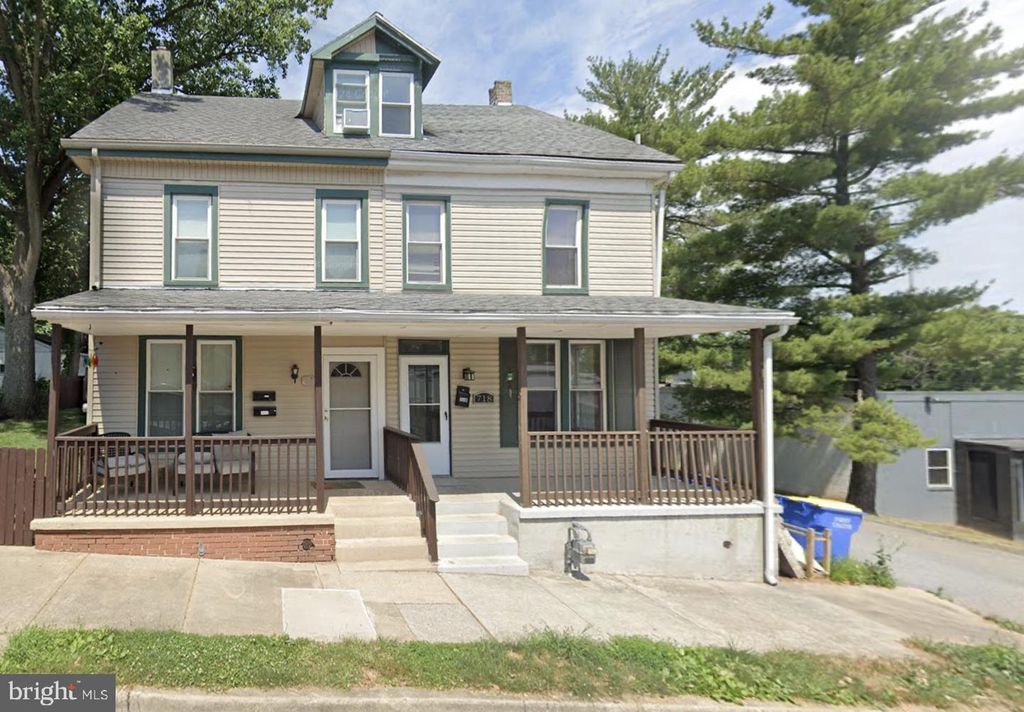 Image 1 of property listing at 718 N FRANKLIN ST, York, PA 17403