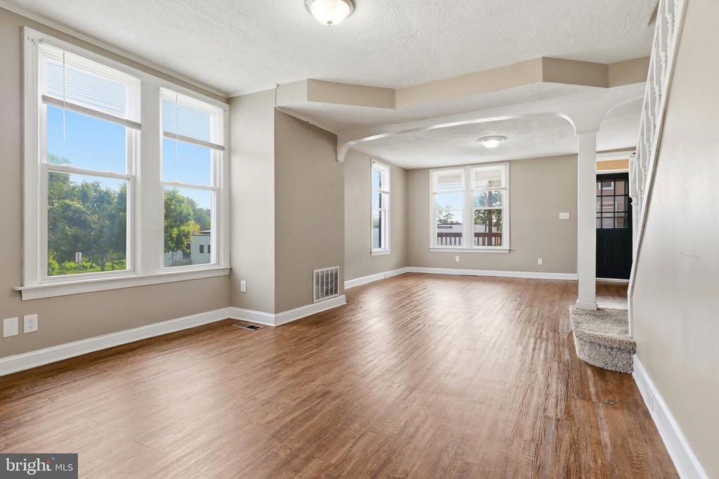 Image 10 of property listing at 718 N FRANKLIN ST, York, PA 17403