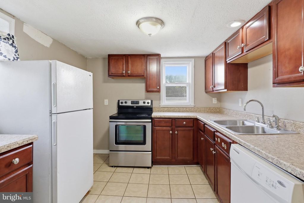 Image 11 of property listing at 718 N FRANKLIN ST, York, PA 17403
