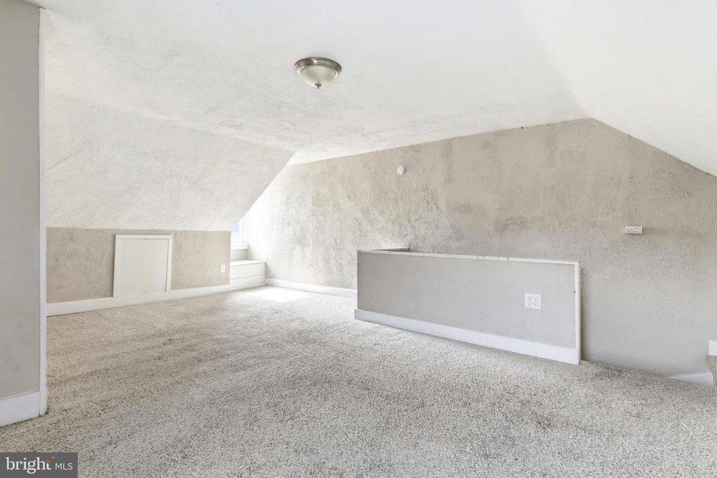 Image 22 of property listing at 718 N FRANKLIN ST, York, PA 17403