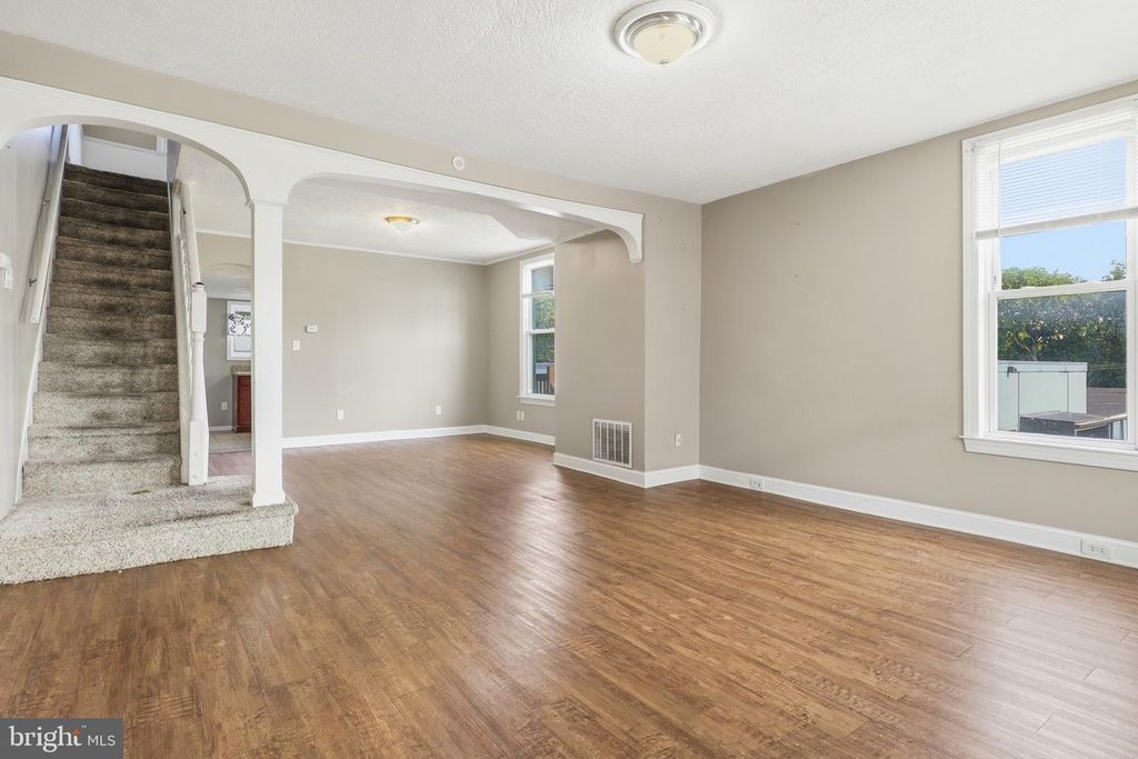 Image 6 of property listing at 718 N FRANKLIN ST, York, PA 17403
