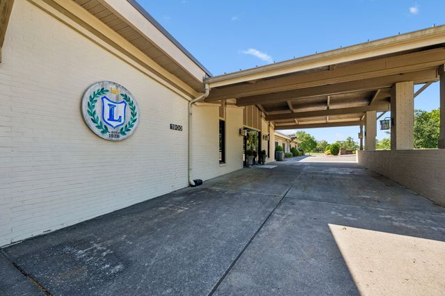 18 Setters Ln, W, Tullahoma, TN 37388