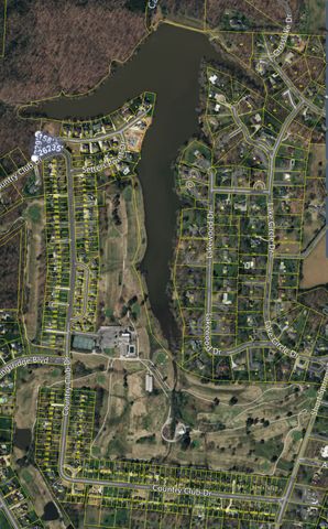 18 Setters Ln, W, Tullahoma, TN 37388