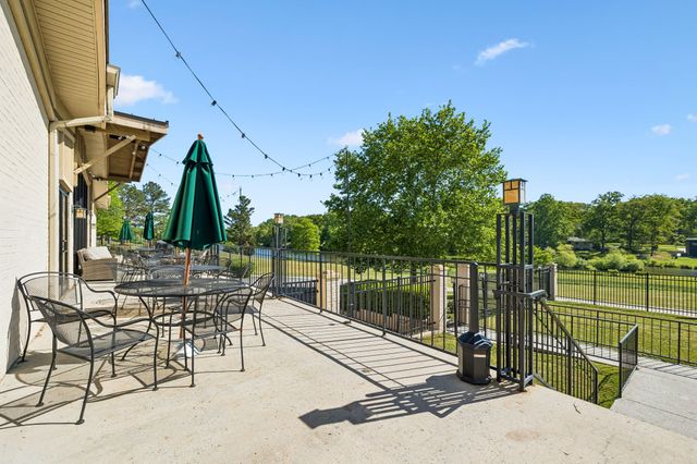 18 Setters Ln, W, Tullahoma, TN 37388