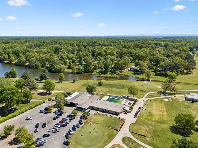 18 Setters Ln, W, Tullahoma, TN 37388