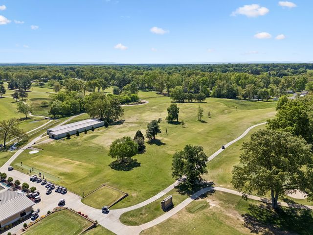 18 Setters Ln, W, Tullahoma, TN 37388